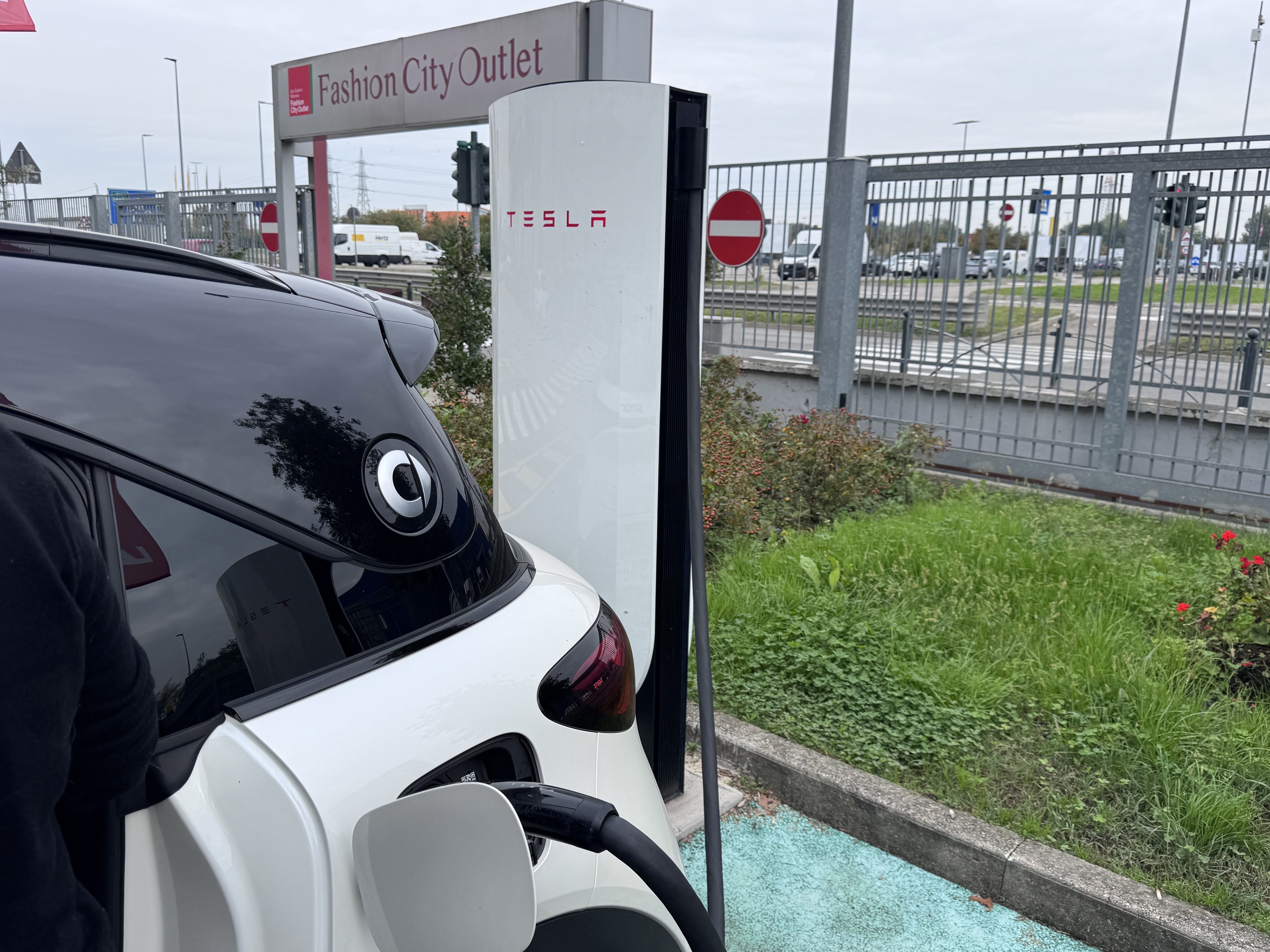 Tesla Supercharger in Mailand