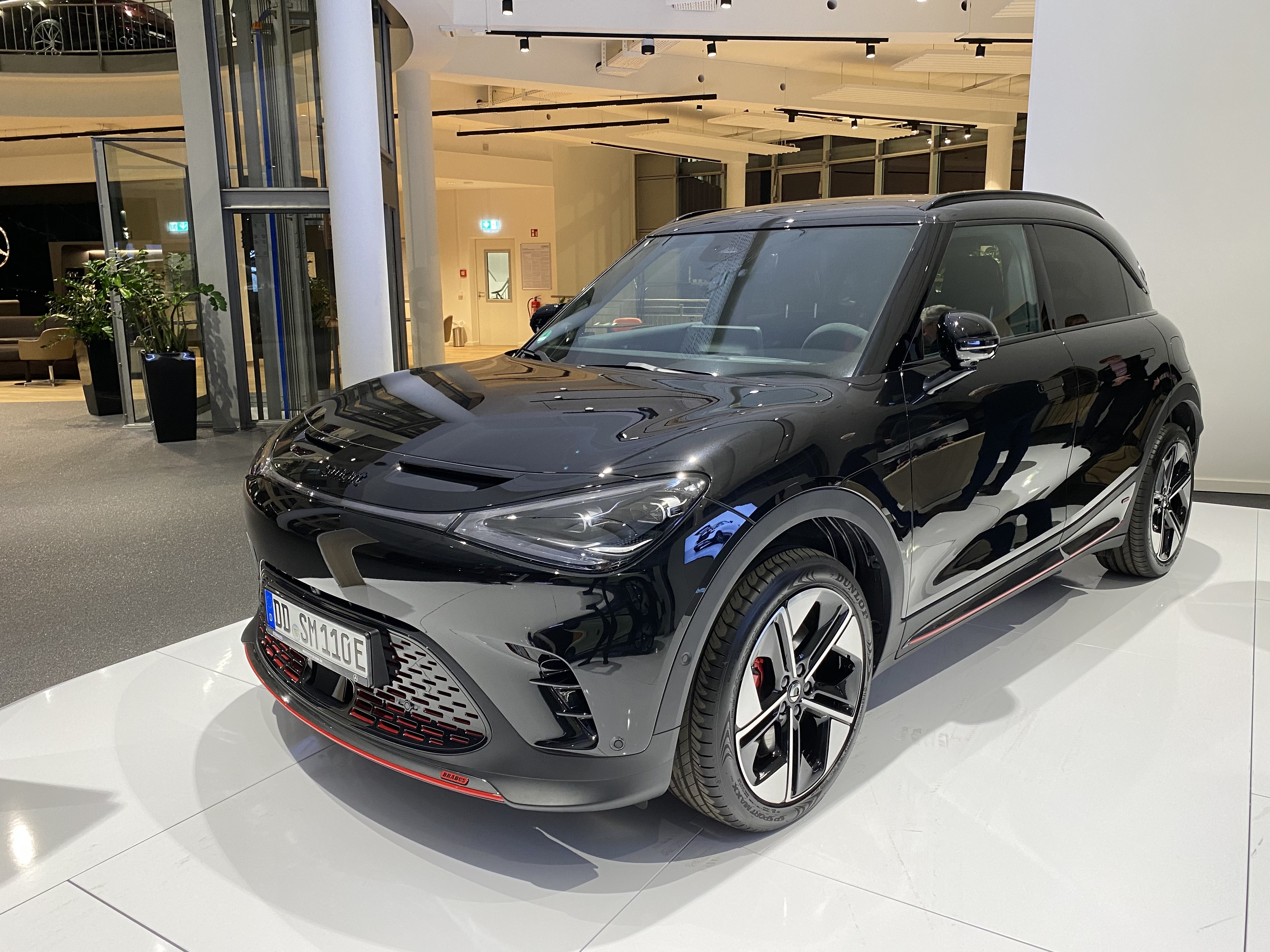 #1 BRABUS in Meta Black Metallic - Contrast roof in Leipzig