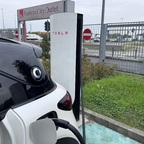 Tesla Supercharger in Mailand